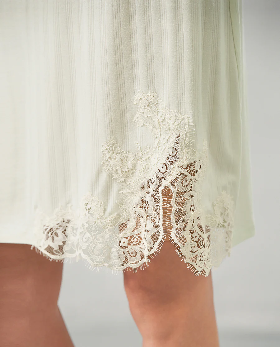 Aimer Lace Wide Shoulder Short Nightgown - Image 12